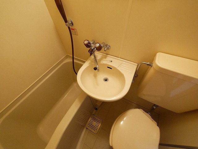 シティホームズ女子大前の設備|洗面台です