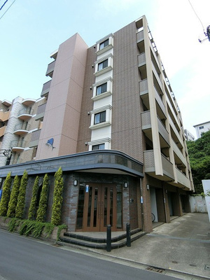 【外観】 | サジテリアス・ワイ | 小田急線「生田」駅より徒歩4分！楽器が弾けちゃう鉄筋コンクリート造の6階建てのマンションです☆演奏可能楽器多数あり♪音大生さんにも嬉しい☆