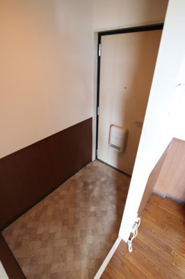 【玄関】 | ラフィーネ2号館