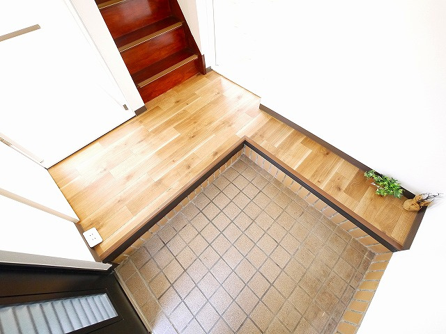 生駒市西松ケ丘戸建（13-16）の玄関|玄関です