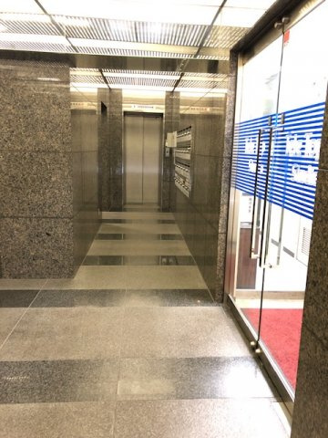 溜池山王葵ビル（旧 第11赤坂葵ビル）のエントランス