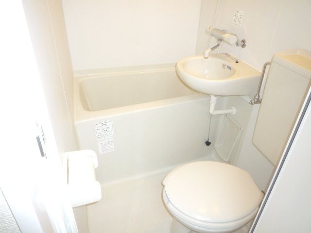 林華ビルの浴室|※写真は同タイプの別室になります