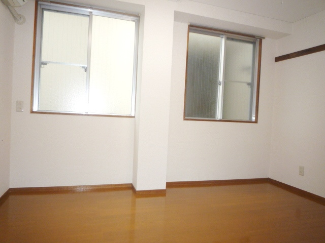 林華ビルの洋室|※写真は同タイプの別室になります