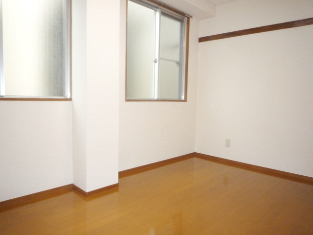 林華ビルの洋室|※写真は同タイプの別室になります