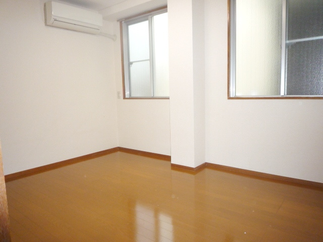 林華ビルの洋室|※写真は同タイプの別室になります