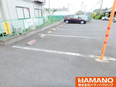 【駐車場】 | H・Iハウス | 駐車場に車を止められます