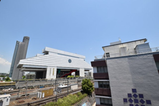 【展望】 | 物件のお問い合わせは、 ０３－６７２１－０８１８までお気軽にどうぞ！




バルコニーからの眺望