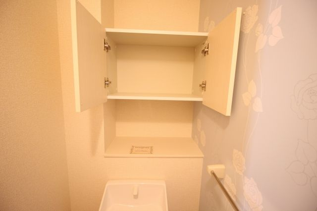 【トイレ】 | プレジール | トイレ上収納