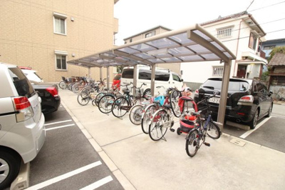 【その他共用部分】 | アピテ高安 | 屋根付き駐輪場