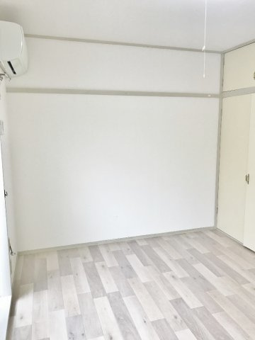 メゾン・ド・本宿の洋室