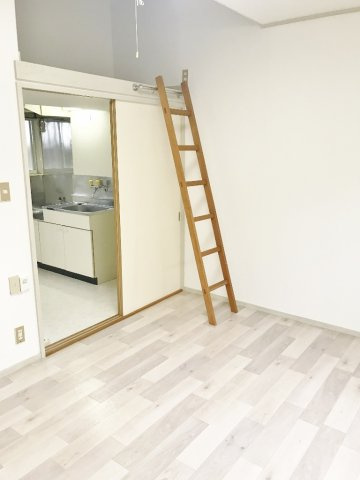 メゾン・ド・本宿の洋室