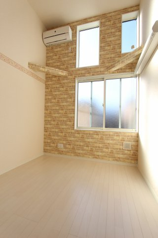 ユナイト衣笠ロジャー・スペリーの居間・リビング