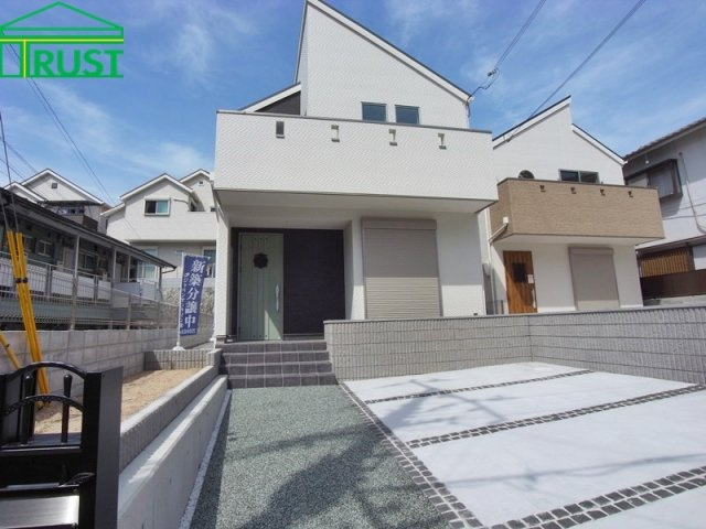 朝霧東町新築戸建の外観|南向きなので日当りはいいですよ。