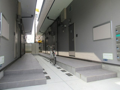 【エントランス】 | クロスレジデンス放出（放出賃貸） | 敷地内です