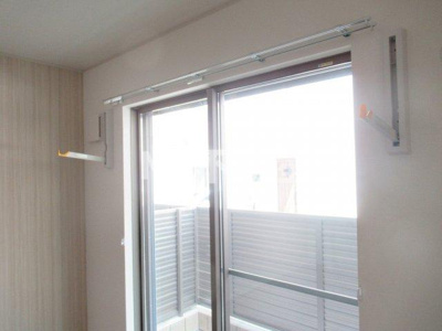 【設備】 | エマイユ鴻池（鴻池新田賃貸） | 室内物干しです