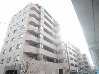 【外観】 | 京浜急行線「雑色」駅徒歩9分・「六郷土手」駅徒歩8分と2駅利用可能な好立地！