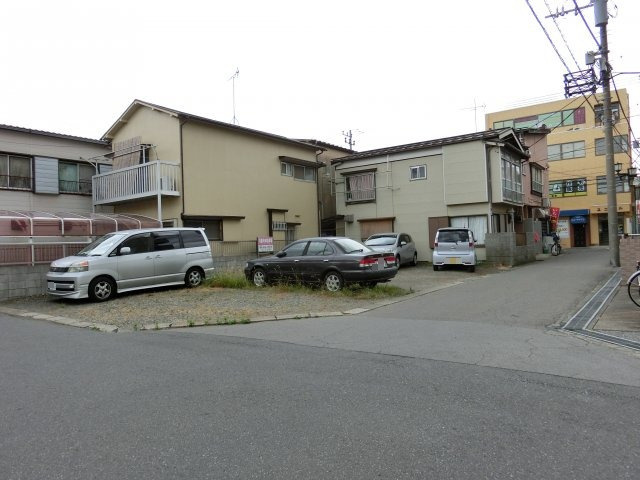 八千代市勝田台１丁目　売地　東南角地　建築条件なし　駅徒歩３分　約４０坪の整形地の外観