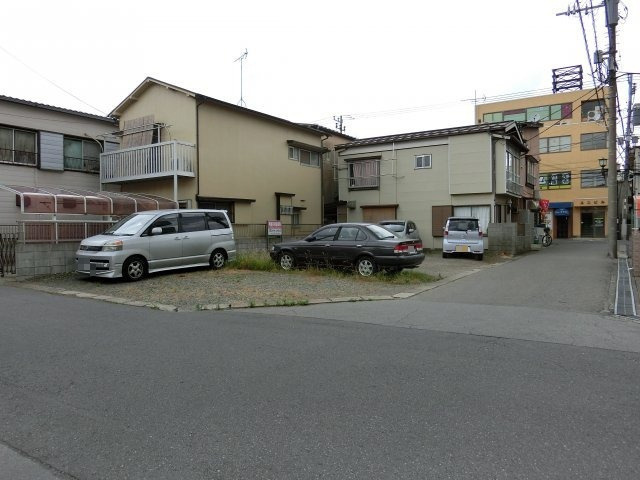 八千代市勝田台１丁目　売地　東南角地　建築条件なし　駅徒歩３分　約４０坪の整形地の前面道路含む現地写真