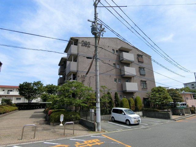 新多聞中央住宅２６２号棟の外観