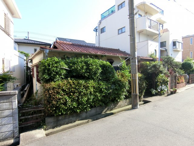 神戸市垂水区泉が丘1丁目の前面道路含む現地写真|前面道路含む現地写真です