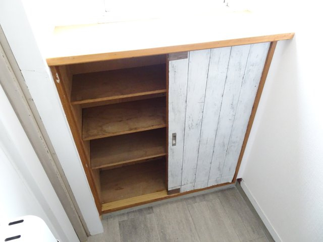 ハイツむすぶの玄関