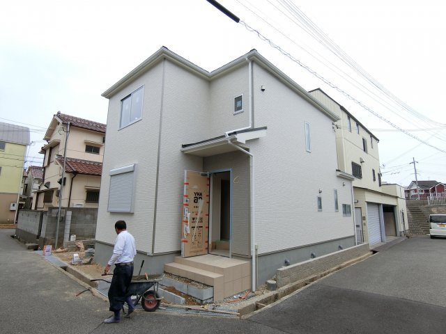 明石市大久保町谷八木1号棟　新築戸建の外観|角敷地です　通風いいですよ