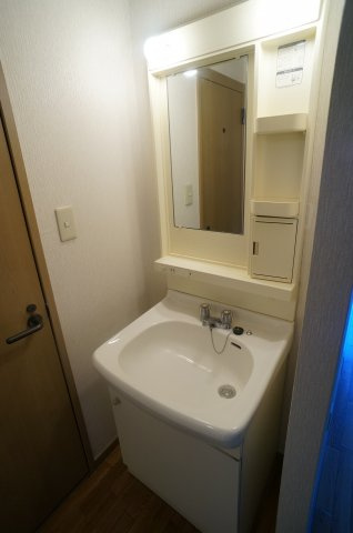 東ハイツ宝塚の洗面所