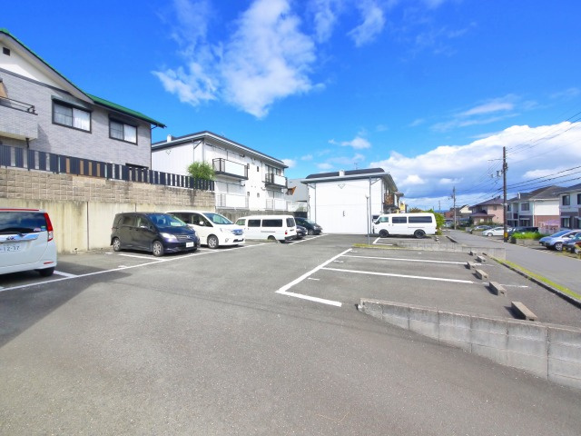 フラッグスタッフハイツCの駐車場