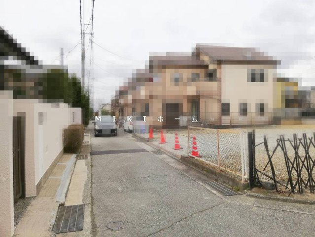 箕面市今宮３丁目　土地　2区画分譲地の前面道路含む現地写真
