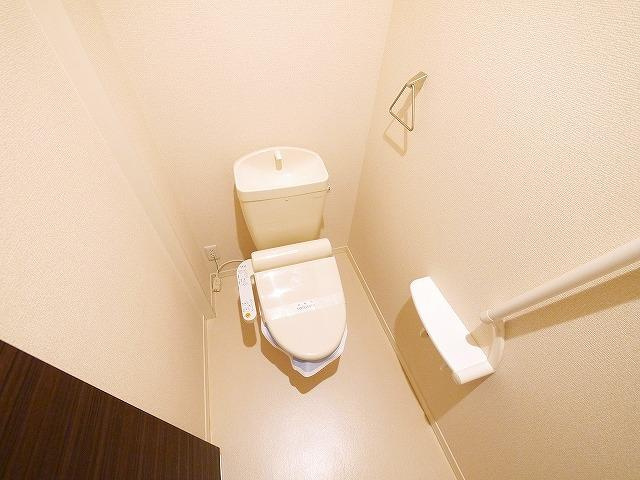 シャーメゾン桜のトイレ|落ち着いた色調のトイレです