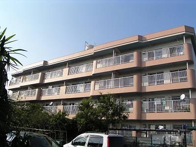 仁田脇マンションの外観