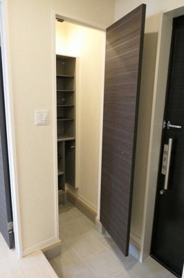 【玄関】 | プレミアス三左衛門