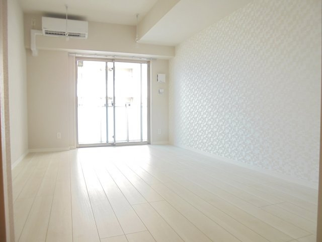 グロリアコート市川の洋室