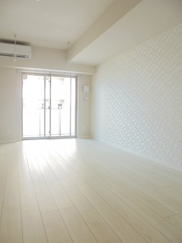 グロリアコート市川の洋室