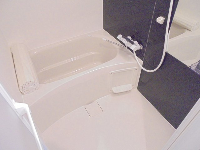 グロリアコート市川の浴室