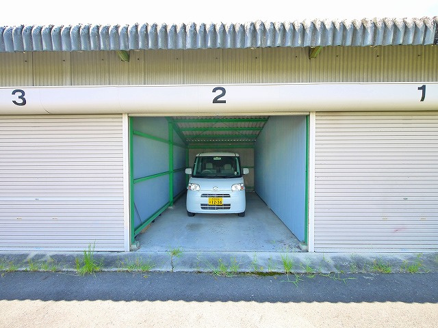 前栽町倉庫（大井ガレージ）の外観
