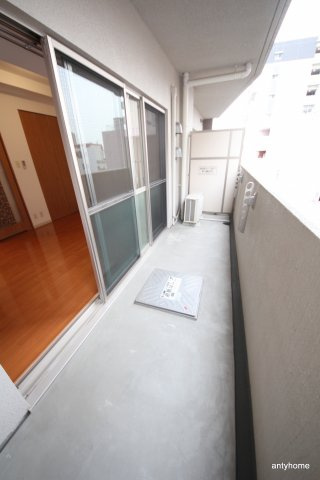 ウィスタリア京橋　仲介手数料無料のバルコニー