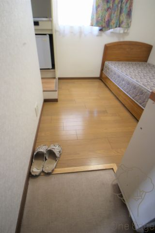 大野ハイツの玄関