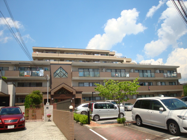 ラルジュ宝塚の外観