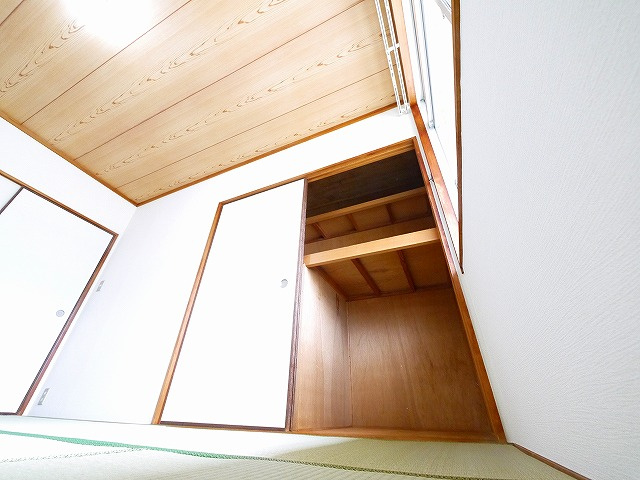 松の里ハイツの収納|こまごまとしたものを収納できそうですね