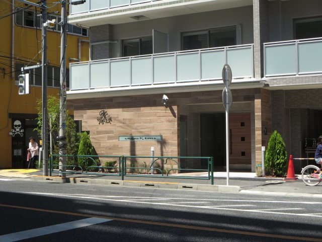 エレンシアK小岩のエントランス