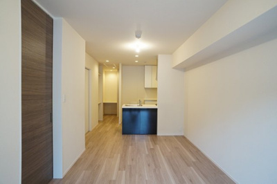 【居間・リビング】 | グリシーヌ | ベランダ側からのＬＤＫ内です（同タイプ他室です）