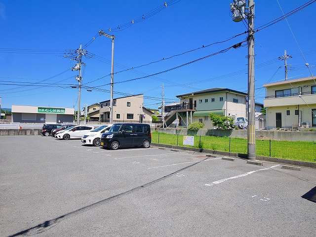 レッジウッド・コモンⅠの駐車場