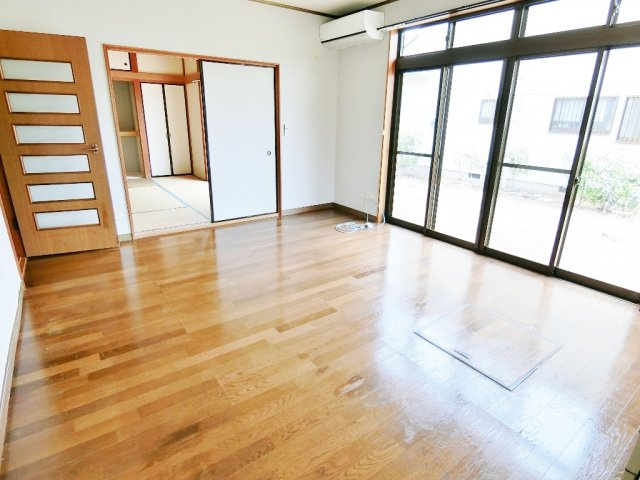 法目S貸家の居間・リビング