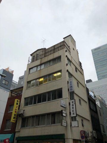 仲通りビルの外観