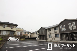 【駐車場】