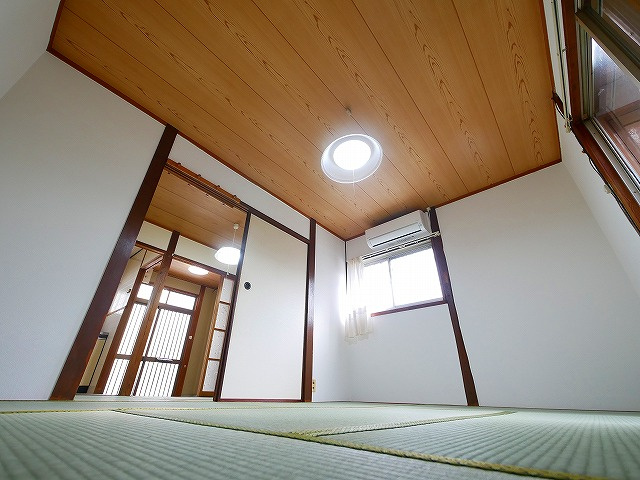 吉田貸家の和室|和室ならではの温かな和の空間で寛ぎの時間を過ごせます