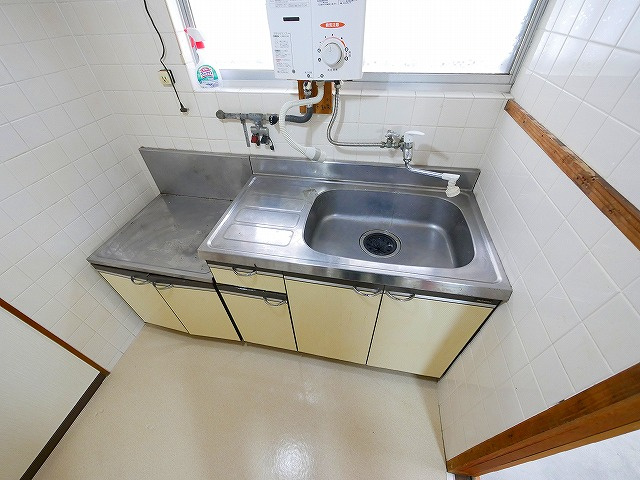 吉田貸家のキッチン|お料理しやすいキッチンです