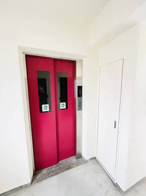 【その他共用部分】 | 第2かなまるビル | エレベーターホールも全階塗装しました！明るくて清潔です♪