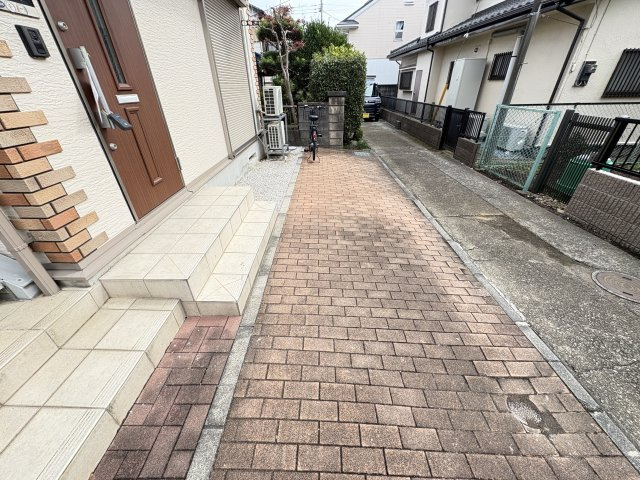 レジデンス中神の駐車場
